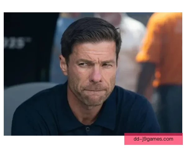 皇马官方限量复古训练服亮相引球迷热情收藏风潮